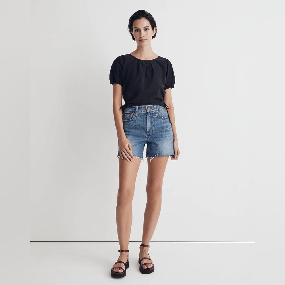 Madewell Embroidered Poplin Puff-Sleeve Cutout Crop Top in True Black - Picture 4 of 11